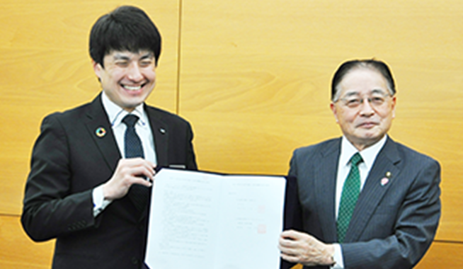 町田市との「SDGs協働推進に関する協定書」締結写真